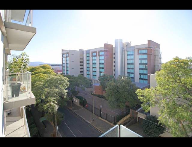 3 BEDROOM APARTMENT TO LET IN ROSEBANK